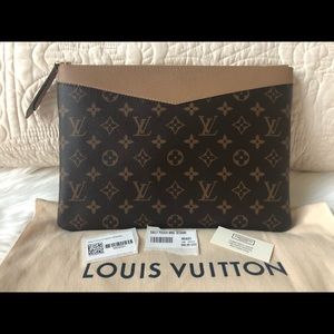 Louis Vuitton Daily Pouch